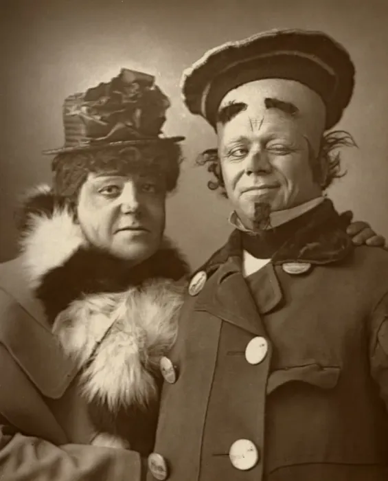 Framed Print : Harry Nicholls and Herbert Campbell, British actors (the Queen and the King), 1888. Artist: W&D Downey Framed Print : Harry Nicholls and Herbert Campbell, British actors (the Queen and the King), 1888. Artist: W&D Downey