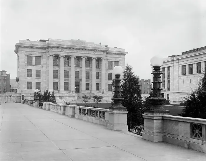 Framed Print : Harvard Medical School, Boston, Mass. c.between 1910 and 1920. Creator: Unknown Framed Print : Harvard Medical School, Boston, Mass. c.between 1910 and 1920. Creator: Unknown