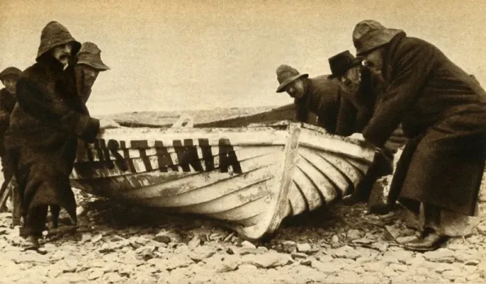 Framed Print : Hauling up one of the Lusitanias boats, Ireland, May 1915, (1933). Creator: Unknown Framed Print : Hauling up one of the Lusitanias boats, Ireland, May 1915, (1933). Creator: Unknown