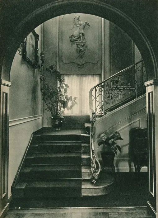 Framed Print : Haus H. Dresden: The Staircase. Designed by Professor E Haiger; executed by the Vereinigte Werksta Framed Print : Haus H. Dresden: The Staircase. Designed by Professor E Haiger; executed by the Vereinigte Werksta