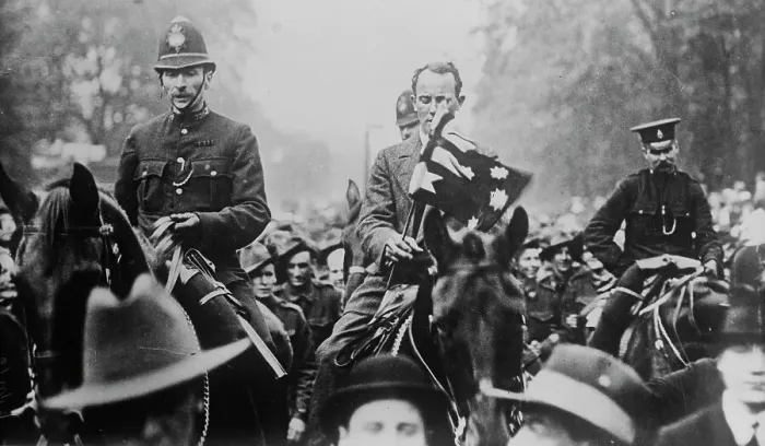 Framed Print : Hawker in London, between c1915 and c1920. Creator: Bain News Service Framed Print : Hawker in London, between c1915 and c1920. Creator: Bain News Service