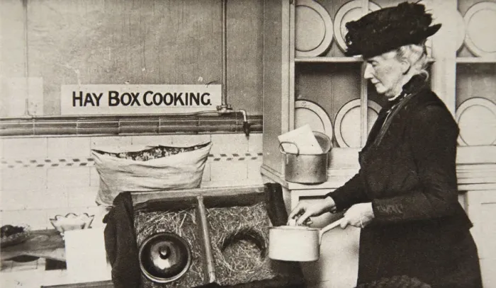 Framed Print : Hay box cooking, World War I, c1914-c1918. Artist:s and G Framed Print : Hay box cooking, World War I, c1914-c1918. Artist:s and G