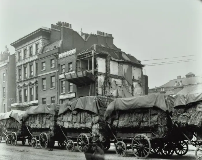 Framed Print : Hay wagons, Whitechapel High Street, London, 1903 Framed Print : Hay wagons, Whitechapel High Street, London, 1903