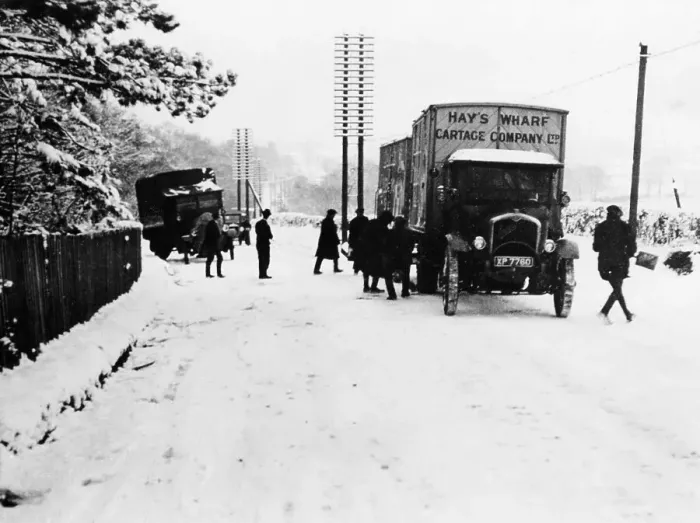 Framed Print : A Hay's Wharf Cartage Company Ltd van along a snowy A30, near Basingstoke, Hampshire, 1920s Framed Print : A Hay's Wharf Cartage Company Ltd van along a snowy A30, near Basingstoke, Hampshire, 1920s