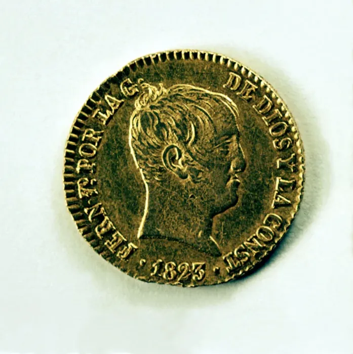 Framed Print : Head of a eighty-reales doubloon in gold, reign of Ferdinand VII. Mint: Barcelona, 1823 Framed Print : Head of a eighty-reales doubloon in gold, reign of Ferdinand VII. Mint: Barcelona, 1823