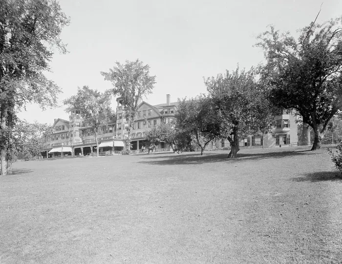 Framed Print : Heaton Hall, Stockbridge, Mass. c.between 1910 and 1920. Creator: Unknown Framed Print : Heaton Hall, Stockbridge, Mass. c.between 1910 and 1920. Creator: Unknown