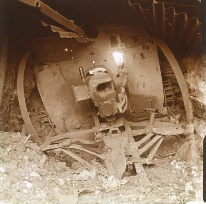 Framed Print : Heavy artillery, Somme, northern France, 1916 Framed Print : Heavy artillery, Somme, northern France, 1916