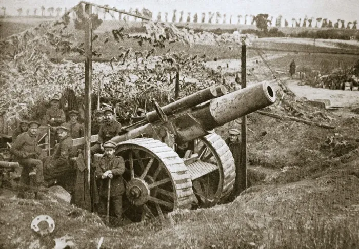 Framed Print : A heavy howitzer, Somme campaign, France, World War I, 1916 Framed Print : A heavy howitzer, Somme campaign, France, World War I, 1916