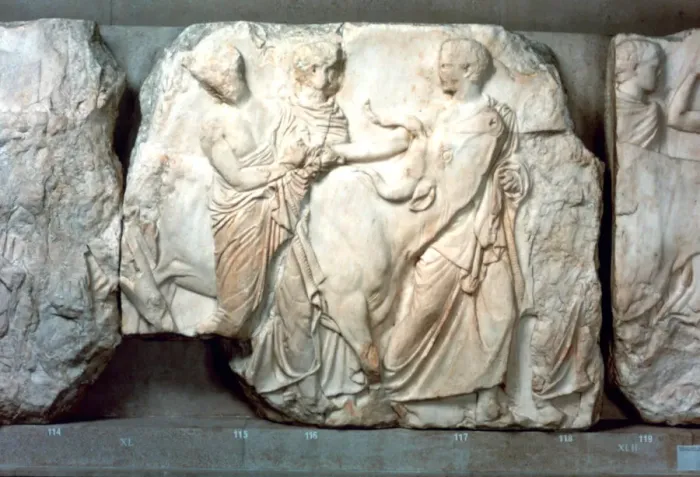 Framed Print : Heifers led to sacrifice, from the south frieze of the Parthenon, 447-432 BC Framed Print : Heifers led to sacrifice, from the south frieze of the Parthenon, 447-432 BC