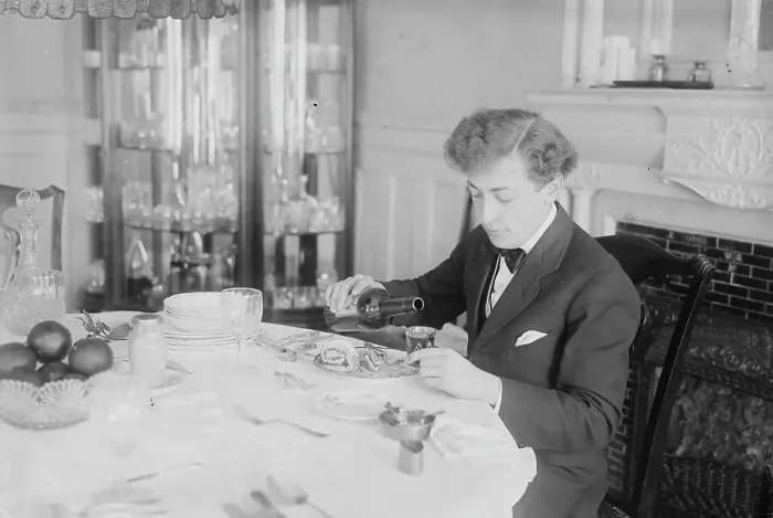 Framed Print : Heifetz, between c1915 and c1920. Creator: Bain News Service Framed Print : Heifetz, between c1915 and c1920. Creator: Bain News Service