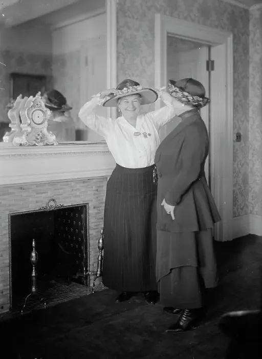 Framed Print : Heink, between c1915 and c1920. Creator: Bain News Service Framed Print : Heink, between c1915 and c1920. Creator: Bain News Service
