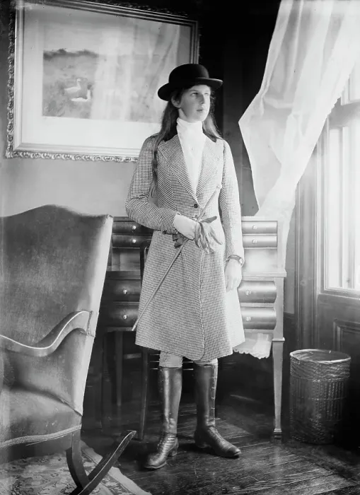 Framed Print : Helen Preece, between c1910 and c1915. Creator: Bain News Service Framed Print : Helen Preece, between c1910 and c1915. Creator: Bain News Service