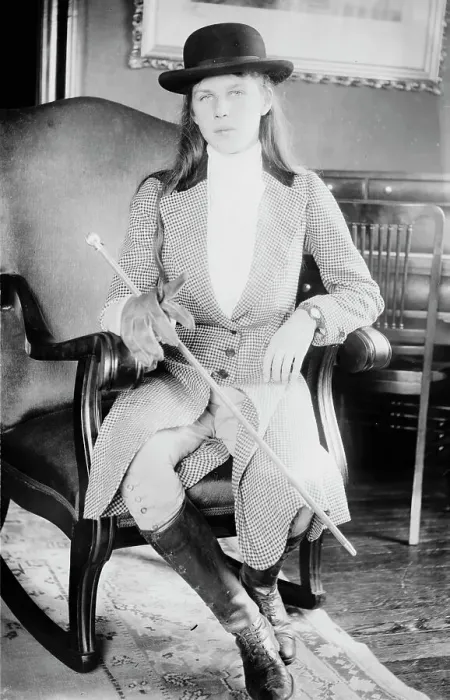 Framed Print : Helen Preece, between c1910 and c1915. Creator: Bain News Service Framed Print : Helen Preece, between c1910 and c1915. Creator: Bain News Service
