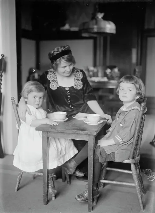 Framed Print : Helen Ware, between c1915 and c1920. Creator: Bain News Service Framed Print : Helen Ware, between c1915 and c1920. Creator: Bain News Service