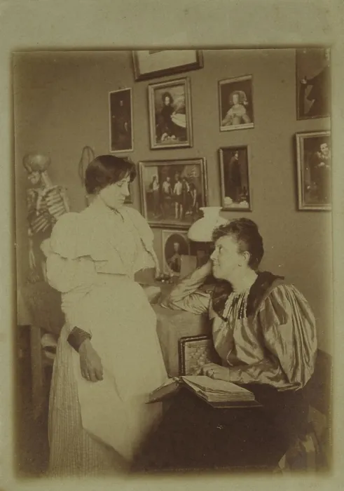 Framed Print : Helene Nesnakomoff and Marianne von Werefkin in a studio, c1900. Creator: Anonymous Framed Print : Helene Nesnakomoff and Marianne von Werefkin in a studio, c1900. Creator: Anonymous