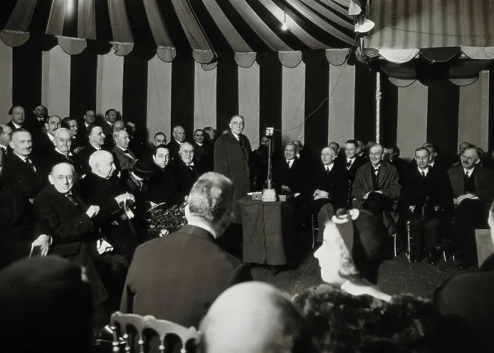 Framed Print : Henry Solomon Wellcome speaking at the cornerstone ceremony for the Wellcome Building, 1931. Creator: Unknown Framed Print : Henry Solomon Wellcome speaking at the cornerstone ceremony for the Wellcome Building, 1931. Creator: Unknown