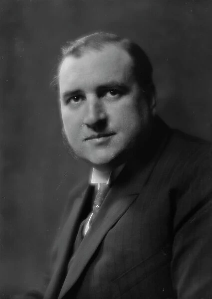 Henshaw, Mr. portrait photograph, 1913 Apr. 30. Creator: Arnold Genthe