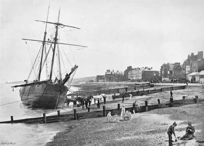Framed Print : Herne Bay, c1896. Artist: Frith & Co Framed Print : Herne Bay, c1896. Artist: Frith & Co