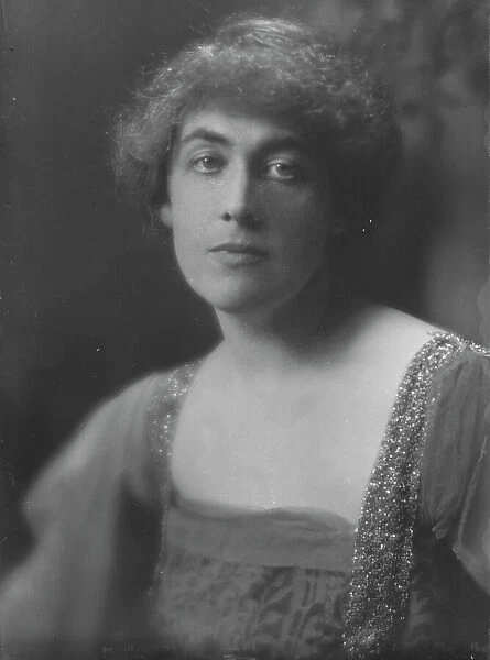 Herzog, Paul M. Mrs. portrait photograph, 1916. Creator: Arnold Genthe