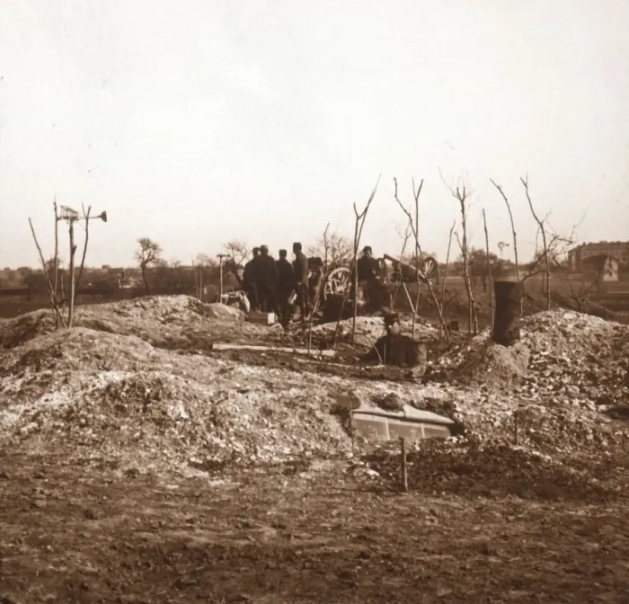 Framed Print : Hidden battery, c1914-c1918 Framed Print : Hidden battery, c1914-c1918