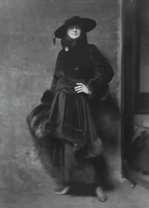 Framed Print : Hill, Ira, Mrs. portrait photograph, 1916 Mar. 13. Creator: Arnold Genthe Framed Print : Hill, Ira, Mrs. portrait photograph, 1916 Mar. 13. Creator: Arnold Genthe