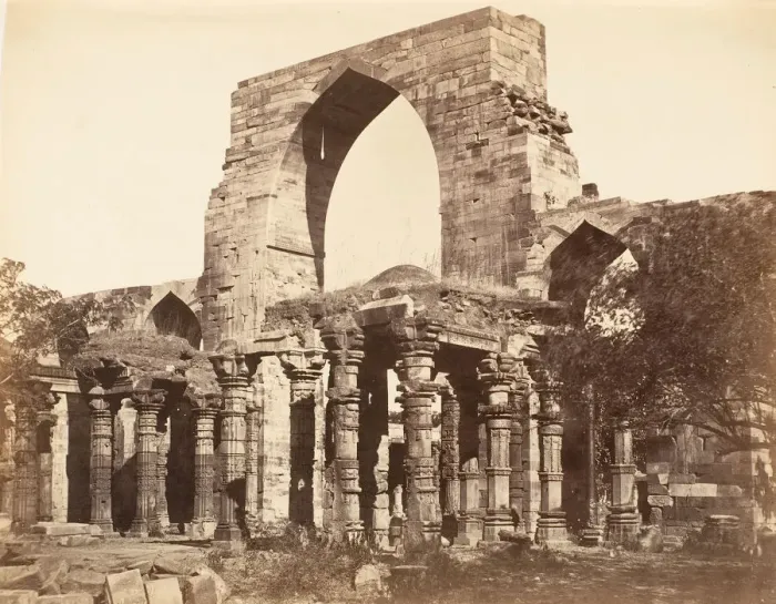 Framed Print : Hindoo Pillars and Mahomedan Arch at the Qutub Minar, Delhi, 1858-61. Creator: Unknown Framed Print : Hindoo Pillars and Mahomedan Arch at the Qutub Minar, Delhi, 1858-61. Creator: Unknown