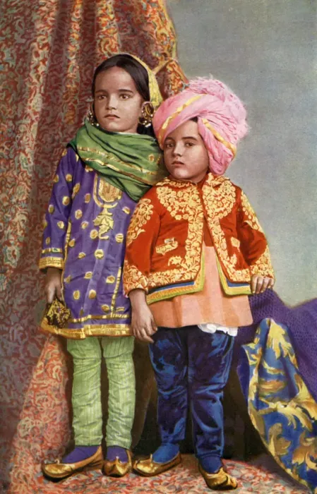 Framed Print : Hindu children of North Kashmir, India, 1922 Framed Print : Hindu children of North Kashmir, India, 1922