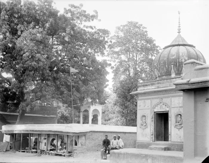 Framed Print : Hindu temple, idol, and shop on Fatehgarh Road, India, 1901. Creator: Kirk & Sons of Cowes Framed Print : Hindu temple, idol, and shop on Fatehgarh Road, India, 1901. Creator: Kirk & Sons of Cowes