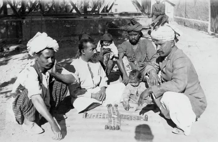 Framed Print : Hindus gambling, India, 1916-1917 Framed Print : Hindus gambling, India, 1916-1917
