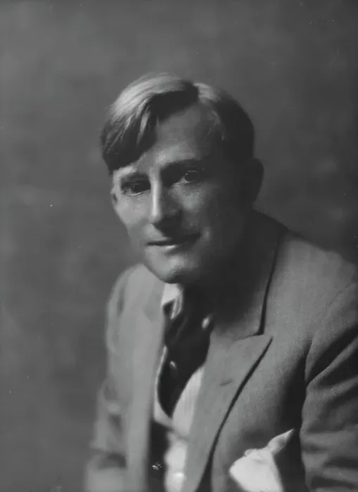 Framed Print : Hitchcock, Raymond, Mr. portrait photograph, 1917 July 13. Creator: Arnold Genthe Framed Print : Hitchcock, Raymond, Mr. portrait photograph, 1917 July 13. Creator: Arnold Genthe