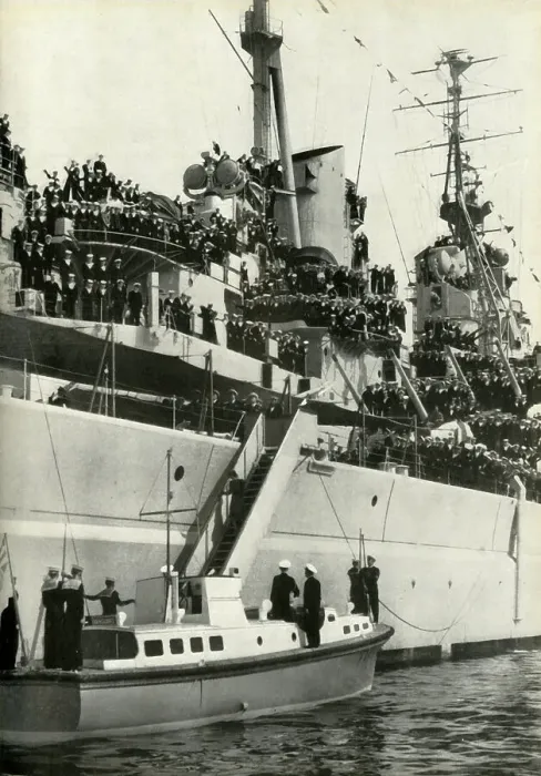 Framed Print : H.M.S. Vanguard Commissioned. 1947. Creator: Unknown Framed Print : H.M.S. Vanguard Commissioned. 1947. Creator: Unknown