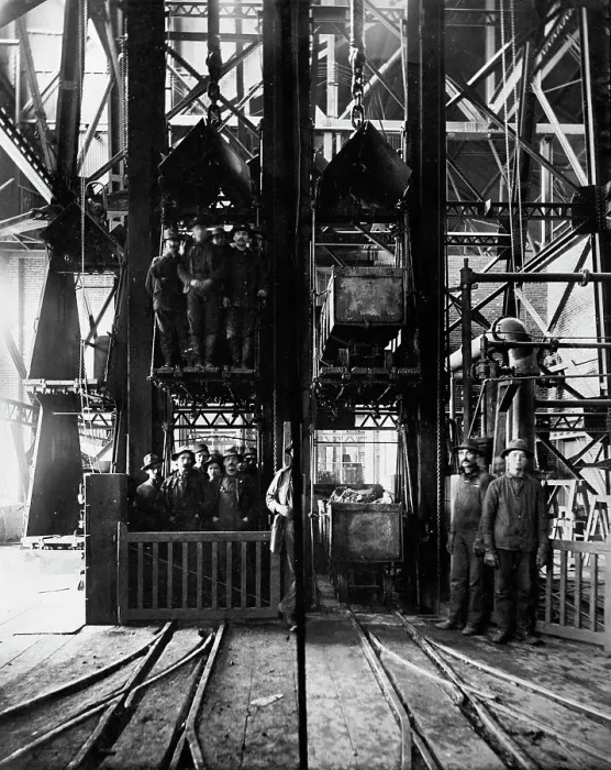 Framed Print : Hoisting ore & lowering miners, Lead Homestake Mine, between 1900 and 1910. Creator: William H. Jackson. Hoisting ore & lowering miners, Lead Homestake Mine, between 1900 and 1910. Creator: William H. Jackson Framed Print : Hoisting ore & lowering miners, Lead Homestake Mine, between 1900 and 1910. Creator: William H. Jackson. Hoisting ore & lowering miners, Lead Homestake Mine, between 1900 and 1910. Creator: William H. Jackson