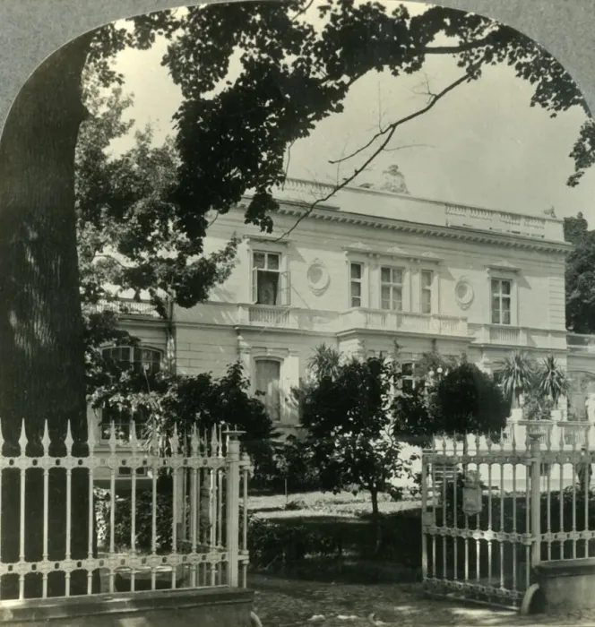 Framed Print : Home of a Famous Pianist, Paderewski Villa, Warsawa (Warsaw), Poland, c1930s. Creator: Unknown Framed Print : Home of a Famous Pianist, Paderewski Villa, Warsawa (Warsaw), Poland, c1930s. Creator: Unknown