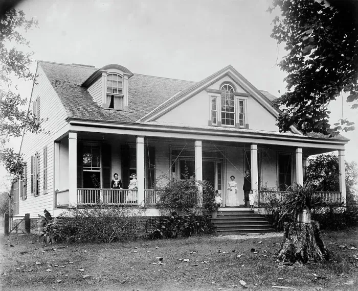 Framed Print : Home of Jefferson Davis, boyhood days, ca 1904. Creator: Unknown Framed Print : Home of Jefferson Davis, boyhood days, ca 1904. Creator: Unknown