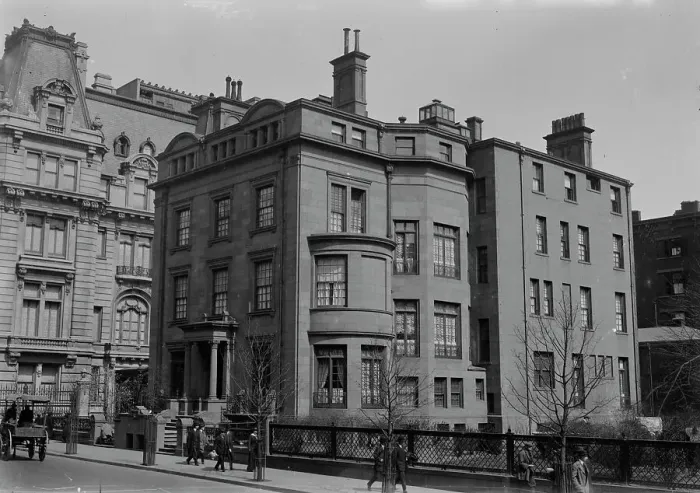 Framed Print : Home of J.P. Morgan Jr. between c1910 and c1915. Creator: Bain News Service Framed Print : Home of J.P. Morgan Jr. between c1910 and c1915. Creator: Bain News Service