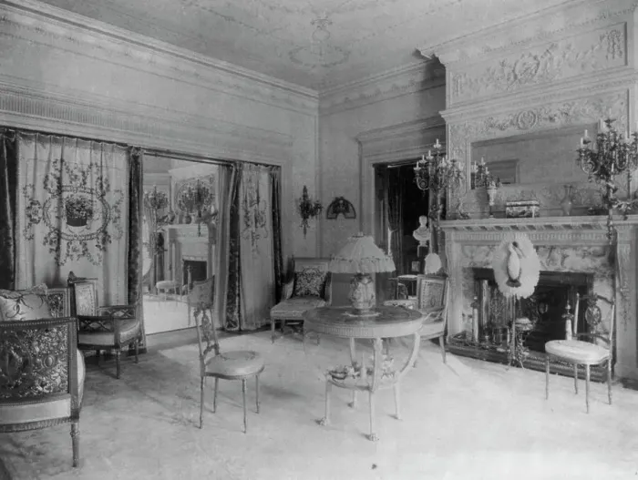 Framed Print : Home of Phoebe Apperson Hearst (widow of George Hearst) at 1400 New Hampshire Ave. NW... c1900. Creator: Frances Benjamin Johnston Framed Print : Home of Phoebe Apperson Hearst (widow of George Hearst) at 1400 New Hampshire Ave. NW... c1900. Creator: Frances Benjamin Johnston