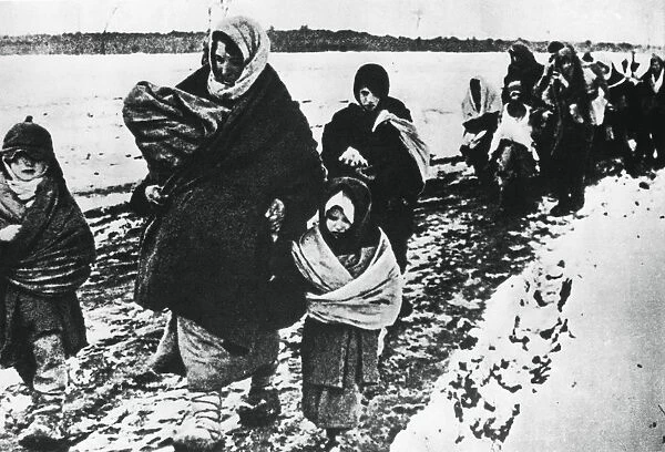 Homeless refugee women and children, Russia, 1941