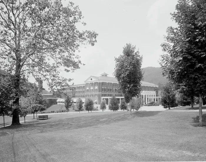 Framed Print : The Homestead (east front), Virginia Hot Springs, c.between 1910 and 1920. Creator: Unknown Framed Print : The Homestead (east front), Virginia Hot Springs, c.between 1910 and 1920. Creator: Unknown