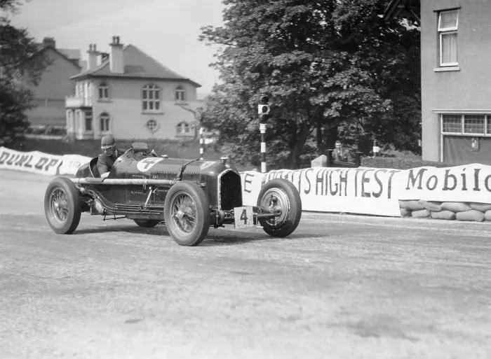 Framed Print : The Hon Brian Lewis in an Alfa Romeo Tipo B P3, Isle of Man, 1934 Framed Print : The Hon Brian Lewis in an Alfa Romeo Tipo B P3, Isle of Man, 1934