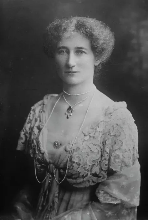 Framed Print : Hon. Mrs. Henry Wm. Forster, between c1915 and c1920. Creator: Bain News Service Framed Print : Hon. Mrs. Henry Wm. Forster, between c1915 and c1920. Creator: Bain News Service
