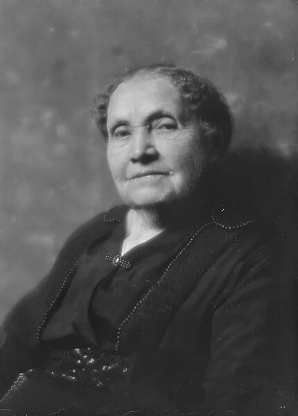 Hooker, Mrs. portrait photograph, 1916 May 18. Creator: Arnold Genthe