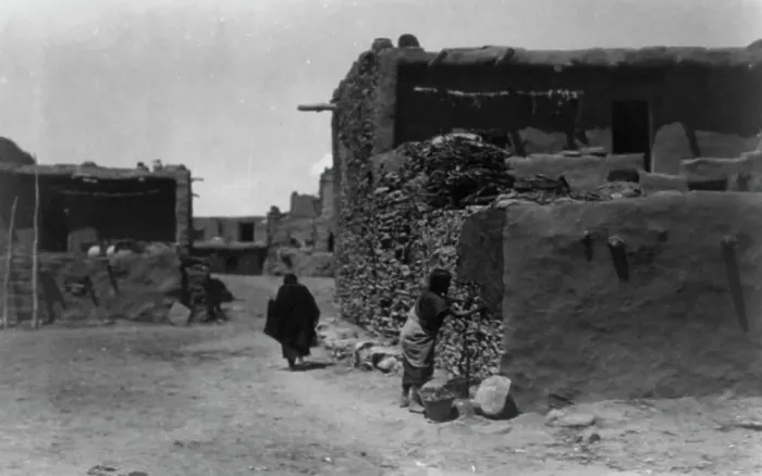 Framed Print : Hopi house builder, c1905. Creator: Edward Sheriff Curtis Framed Print : Hopi house builder, c1905. Creator: Edward Sheriff Curtis