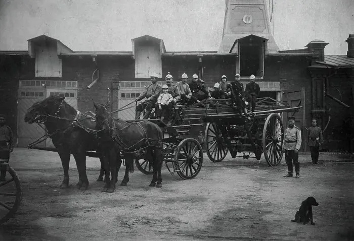Framed Print : Horse-Drawn Departure of a Fire Ladder, early 20th century. Creator: Unknown Framed Print : Horse-Drawn Departure of a Fire Ladder, early 20th century. Creator: Unknown