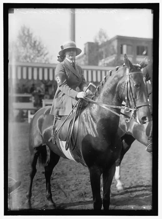 Framed Print : Horse shows, Miss Alice Munn, between 1910 and 1917. Creator: Harris & Ewing. Horse shows, Miss Alice Munn, between 1910 and 1917. Creator: Harris & Ewing Framed Print : Horse shows, Miss Alice Munn, between 1910 and 1917. Creator: Harris & Ewing. Horse shows, Miss Alice Munn, between 1910 and 1917. Creator: Harris & Ewing