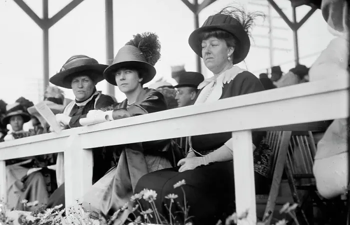 Framed Print : Horse Shows - Spectators: Unidentified; Mrs. Nicholas Longworth; Mrs. W. Murray Crane, 1911. Creator: Harris & Ewing. Horse Shows - Spectators: Unidentified; Mrs. Nicholas Longworth; Mrs. W. Murray Crane, 1911. Creator: Harris & Ewing Framed Print : Horse Shows - Spectators: Unidentified; Mrs. Nicholas Longworth; Mrs. W. Murray Crane, 1911. Creator: Harris & Ewing. Horse Shows - Spectators: Unidentified; Mrs. Nicholas Longworth; Mrs. W. Murray Crane, 1911. Creator: Harris & Ewing