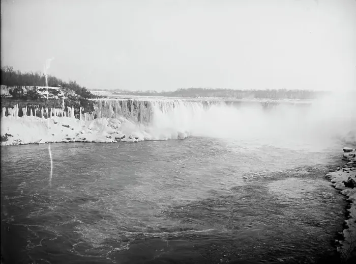 Framed Print : Horseshoe Fall from Canadian shore, Niagara, between 1880 and 1901. Creator: Unknown Framed Print : Horseshoe Fall from Canadian shore, Niagara, between 1880 and 1901. Creator: Unknown