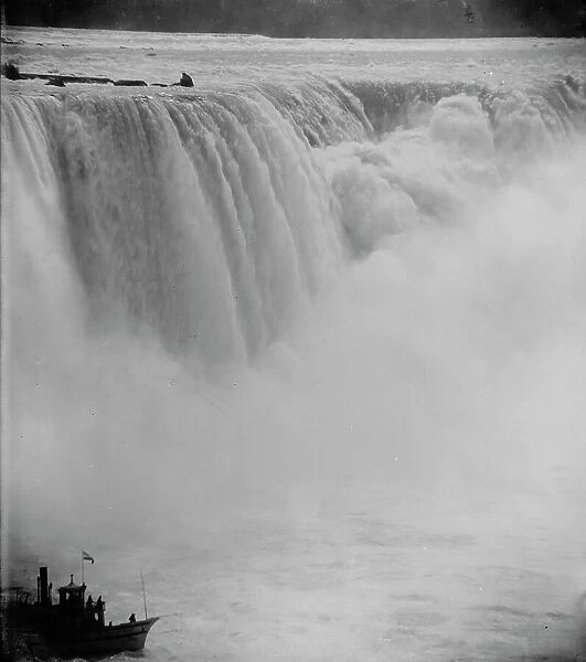 The Horseshoe Falls, Niagara, (1900?). Creator: Unknown