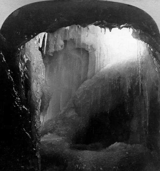 Framed Print : Horseshoe Grotto, Niagara Falls, USA. Artist: The Fine Art Photographers Co