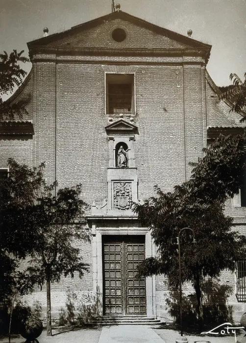 Framed Print : Hospital, Medina del Campo: exterior with doorway, c1900. Creator: Unknown Framed Print : Hospital, Medina del Campo: exterior with doorway, c1900. Creator: Unknown