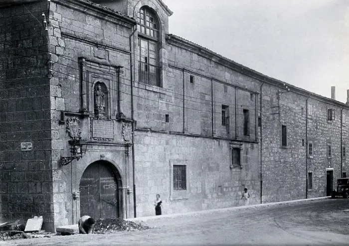 Framed Print : Hospital de San Julian y San Quirce, Burgos: exterior, c1900. Creator: Unknown